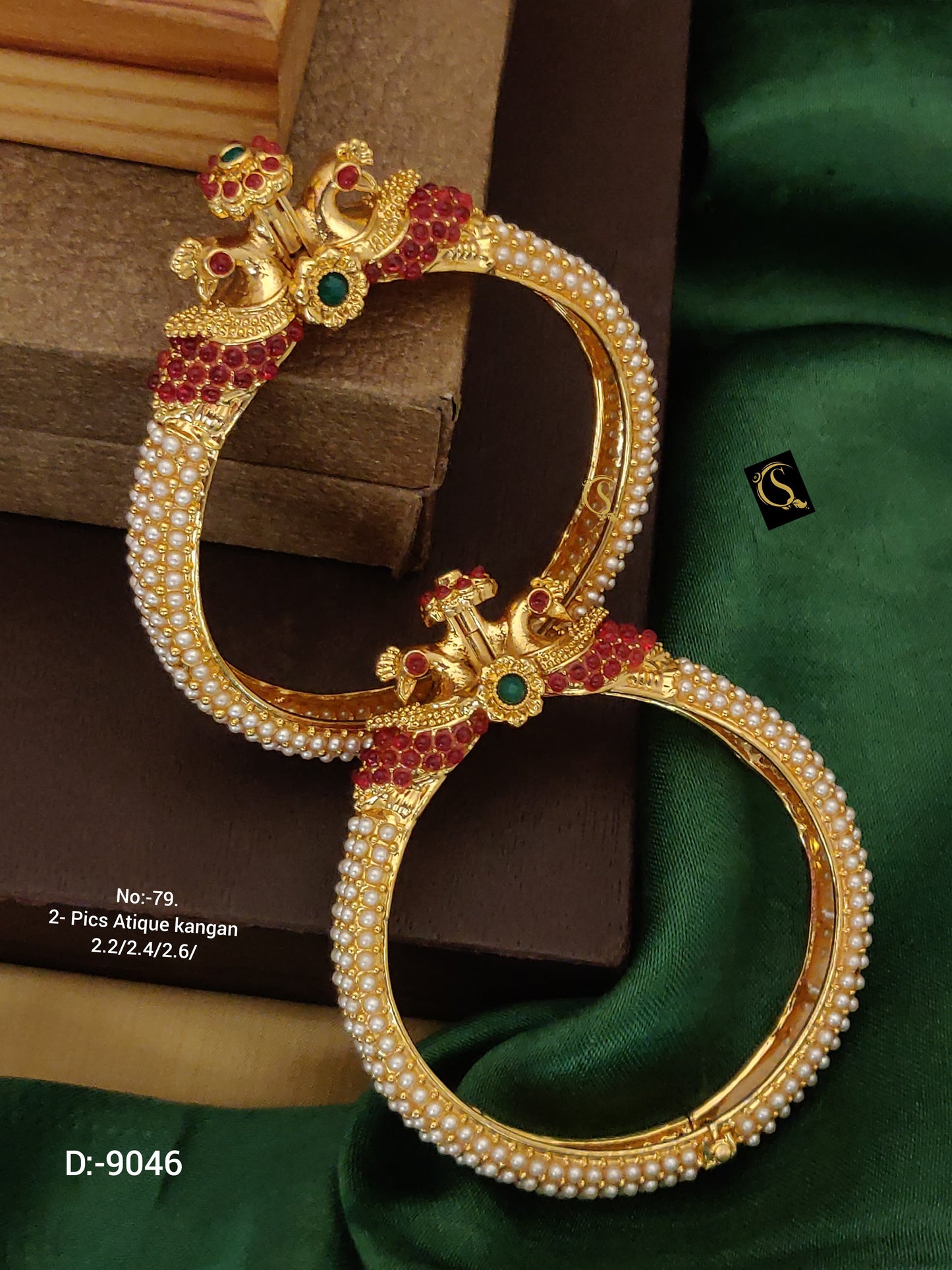 Brass High Gold Antique Bangles 01