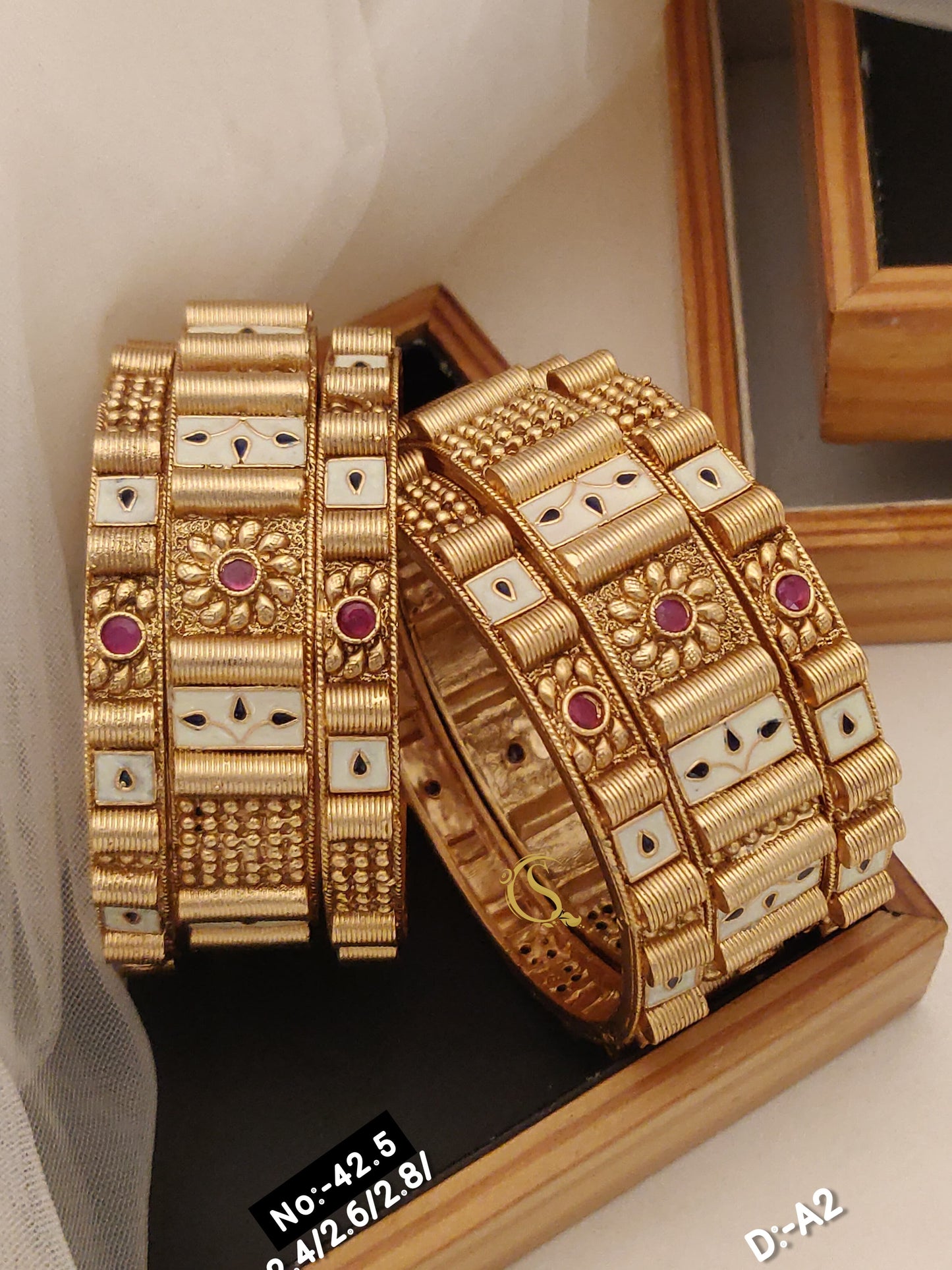 Brass High Gold Antique Bangles 015