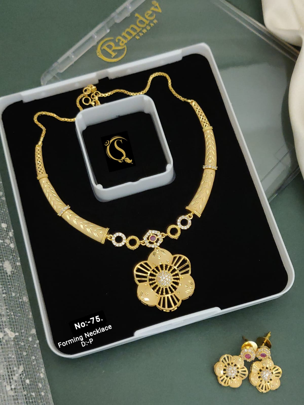 Forming Gold Necklace set 065