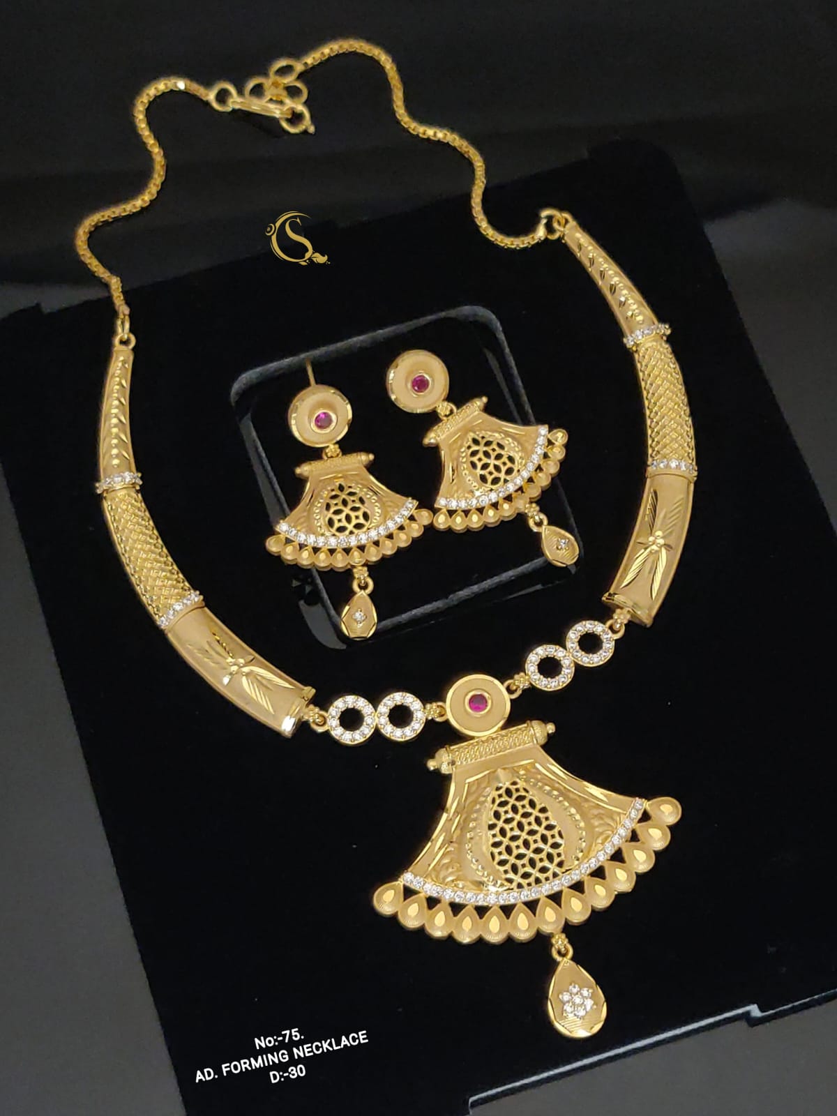 Forming Gold Necklace set 06