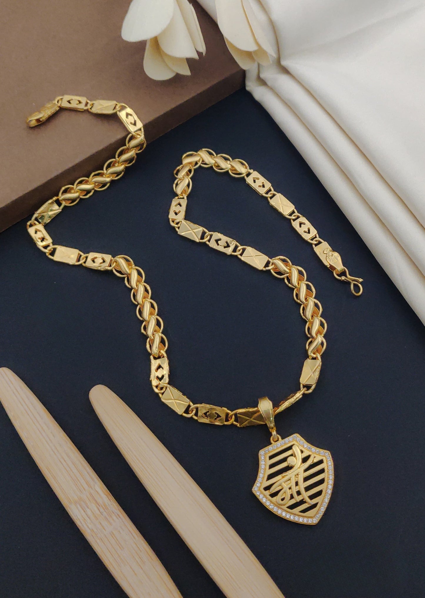 High Quality Gold-Plated Chain with Pendant