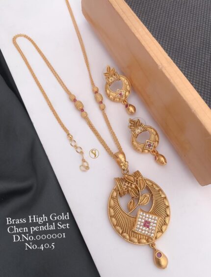 Brass High Gold Pendant Set