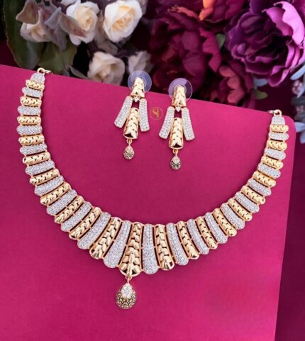Brass Hight Gold Antique Necklace Set - Queenzart Imitation Jewellery