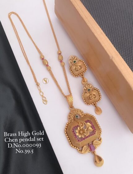 Brass High Gold Pendant Set