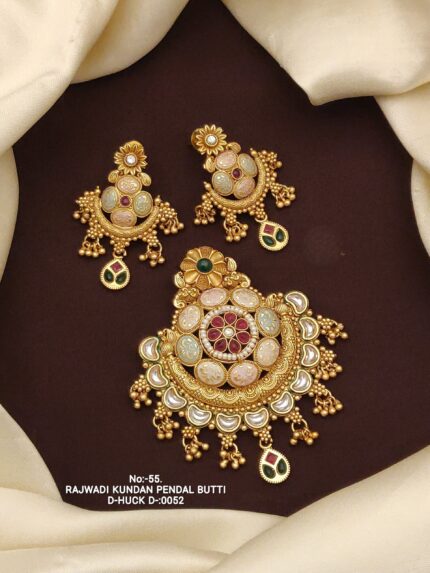 Brass High Gold Pendant Set