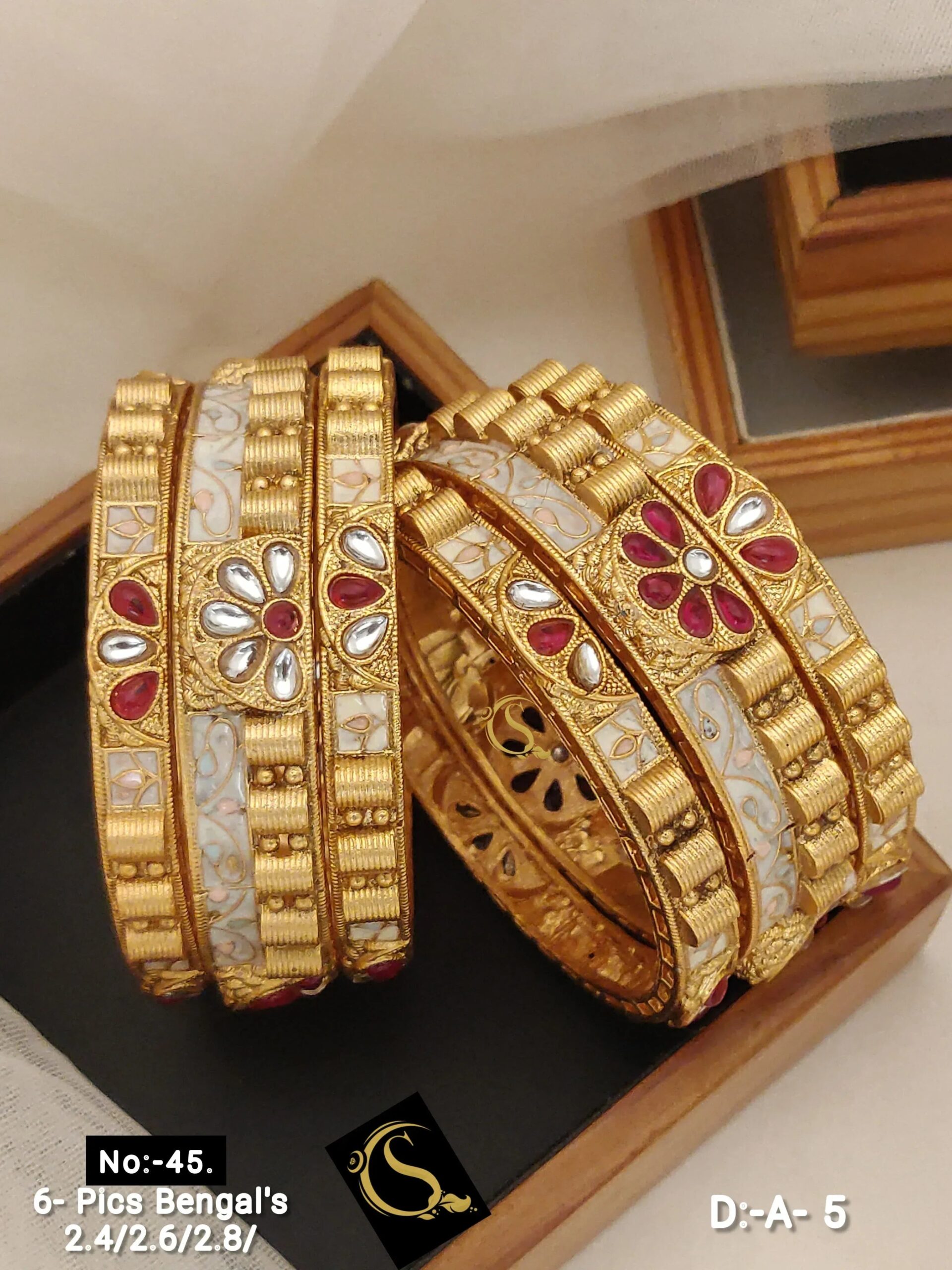 WhatsAppImage2025-01-20at09.34.42 Brass High Gold Antique Bangles 012 - Queenzart Imitation Jewellery